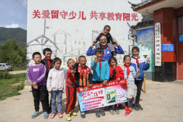 “科技+農(nóng)戶(hù)+企業(yè)”，廣藥集團(tuán)板藍(lán)根公益關(guān)愛(ài)不停歇