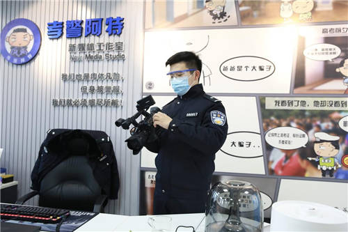 95后民警抖音拍真實(shí)抓捕罪犯故事，“抓粉絲“短視頻斬獲千萬(wàn)粉絲
