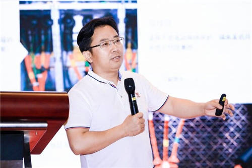 “數(shù)字賦能·智造升級(jí)”制造業(yè)峰會(huì)圓滿落幕，光聯(lián)與百位企業(yè)領(lǐng)袖共話“智造”轉(zhuǎn)型