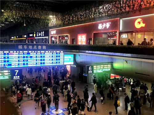 領(lǐng)跑假期消費(fèi)，西少爺單店熱銷10萬