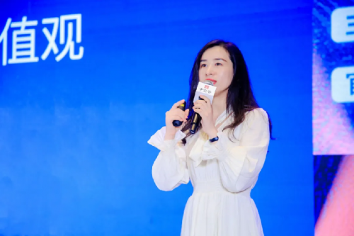 真人力出席2021中國品牌博鰲峰會，創(chuàng)始人CEO曾麗曉接受CCTV專訪