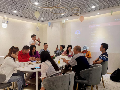 奶茶表白神器，云客茶語(yǔ)物聯(lián)網(wǎng)奶茶店深圳誕生