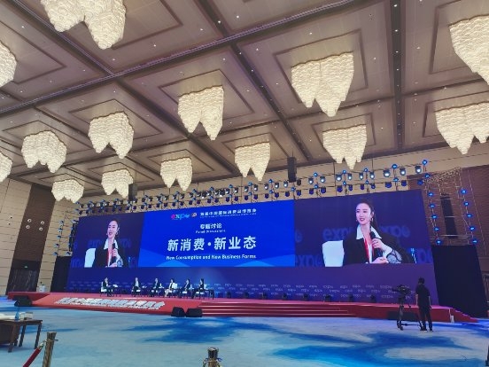 薇婭在直播間“上新”消博精品！31款海內(nèi)外好物引導成交6800萬元