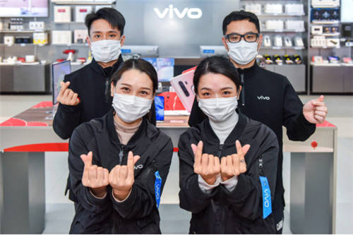 iQOO一代電池安心換僅69元！售后服務(wù)堪稱行業(yè)標(biāo)桿