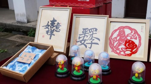抖音非遺大師為女兒準備嫁妝，婚禮上的寶貝價值連城