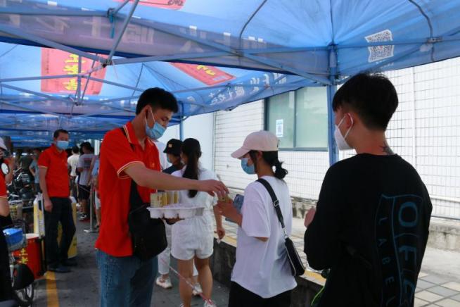 廣州大吉！王老吉大健康開展“高溫關愛”行動支援廣州防疫一線