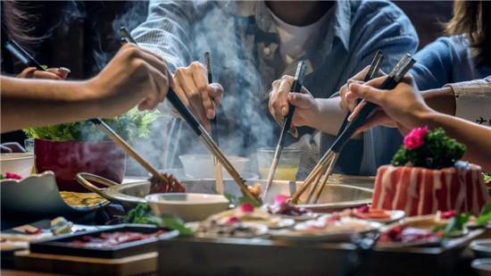 血脂偏高怎么辦？調(diào)整飲食，更要注意補(bǔ)充湯臣倍健魚(yú)油軟膠囊！