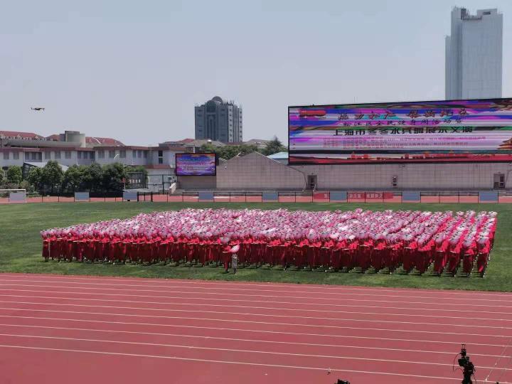 芳華老年潤膚乳贊助上海市冬冬水兵舞義演 點贊銀齡風(fēng)采
