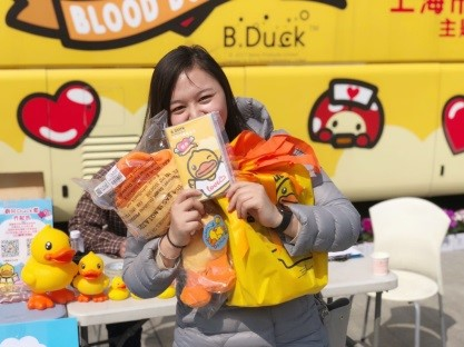 B.Duck小黃鴨主題獻(xiàn)血車在路上，速度上車！