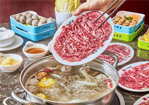 街電共享充電寶獨家入駐八合里牛肉火鍋，滿電續(xù)航盡享正宗潮汕味道
