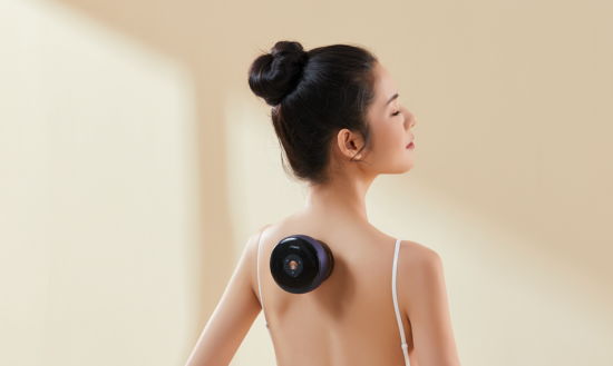 智能有氧、復(fù)合五維，斐壹度Fitdash智能呼吸拔罐按摩儀