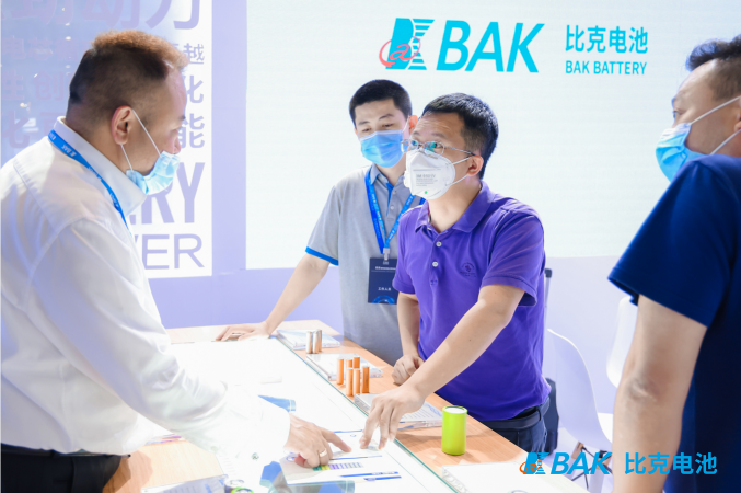 比克電池亮相國際五金博覽會(huì)，攜高倍率場(chǎng)景專屬強(qiáng)“芯”臟