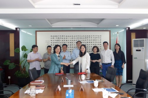中華職教社與騰訊達(dá)成戰(zhàn)略合作，共同推動(dòng)職業(yè)教育校企合作