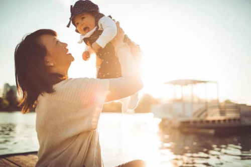 寶寶如何轉(zhuǎn)奶比較好？合生元延續(xù)母愛呵護(hù)