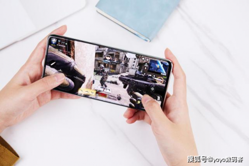 Find X3 Pro 10億色臻彩屏，持續(xù)占領(lǐng)“屏幕天花板”頭銜