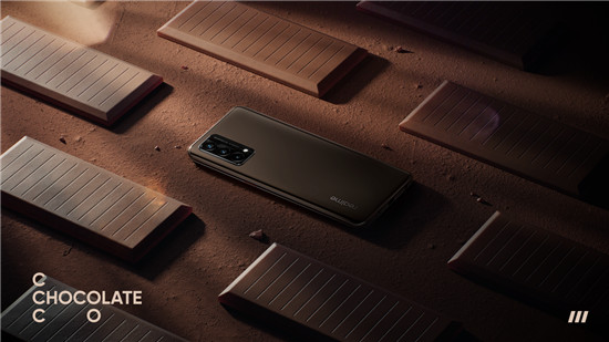 realme 真我Q3 Pro 狂歡版煥新升級(jí)，12GB+256GB大內(nèi)存版本今日開(kāi)售