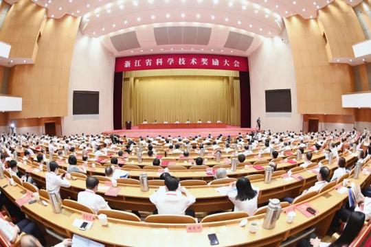 科技創(chuàng)新再突破，老板電器實(shí)力斬獲浙江省科學(xué)技術(shù)獎(jiǎng)！