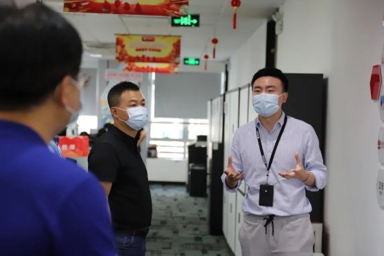 廣州市花都區(qū)人社局、經(jīng)濟開發(fā)管委會走訪調(diào)研薪寶科技