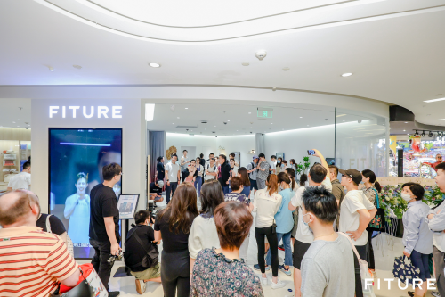 FITURE iapm品牌館上海開業(yè)，魔鏡旗艦版“四色齊發(fā)“