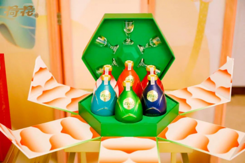 荷花酒舉辦“百城千商大會(huì)”，分享成就展望未來