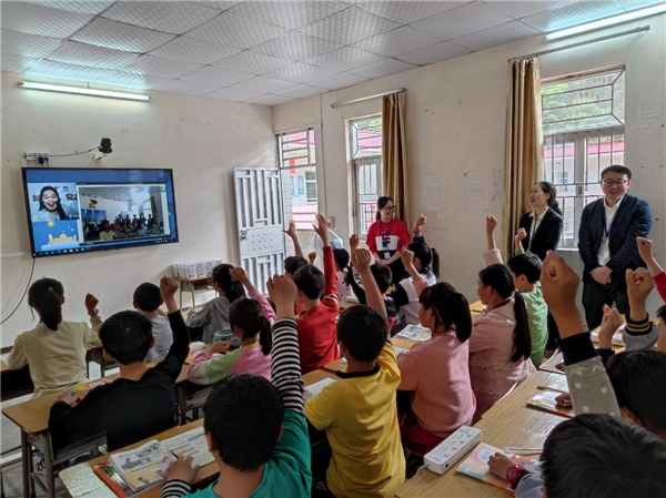 阿卡索在線英語素質(zhì)教育，幫助更多中國(guó)孩子自信地面對(duì)世界
