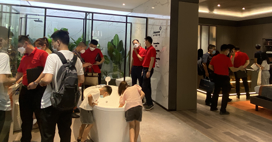 驚喜首秀！藍(lán)氣球衛(wèi)浴亮相廣州建博會(huì)