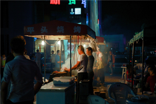繁榮城市夜經(jīng)濟，如何打通“最后一公里”？