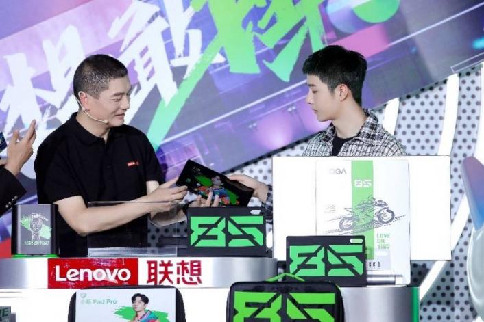 聯(lián)想×王一博定制版線下門店開售在即，王一博同款等你帶回家！