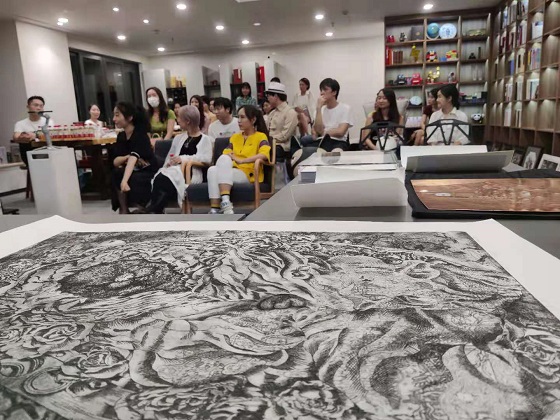 TNTT聯(lián)動(dòng)版畫洪詩(shī)雅Emily在深舉辦《藝術(shù)家的靈魂對(duì)話》分享會(huì)