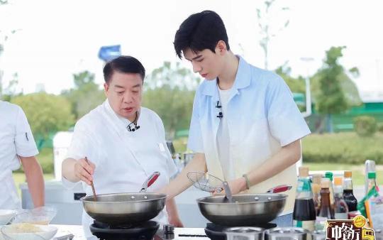 《中餐廳5》開播，品質(zhì)種草康巴赫，蜂窩鍋烹出美味佳肴