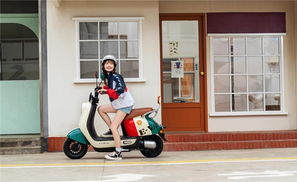 顏值高、動力強，雅迪電動車冠能2.0系列成Z時代情侶出行新寵兒