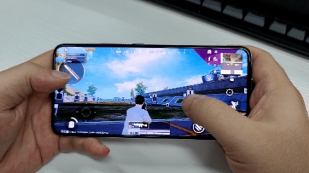驍龍888+獨(dú)立顯示芯片，iQOO 8成為游戲愛(ài)好者最佳之選