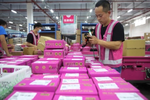 在品控質(zhì)檢這條電商生命線，唯品會(huì)的示范算不算標(biāo)準(zhǔn)？