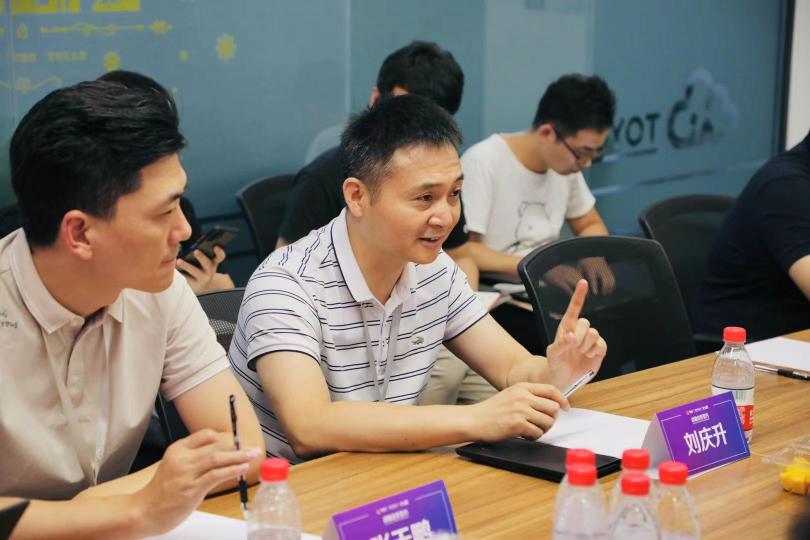 強強聯(lián)合 阿爾法蛋攜手大V店探索品牌深度運營路