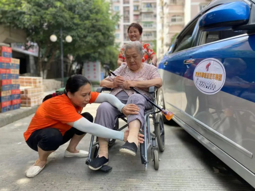 T3出行等4家網(wǎng)約車平臺加入95128愛心車隊，老年人也能方便地打到網(wǎng)約車