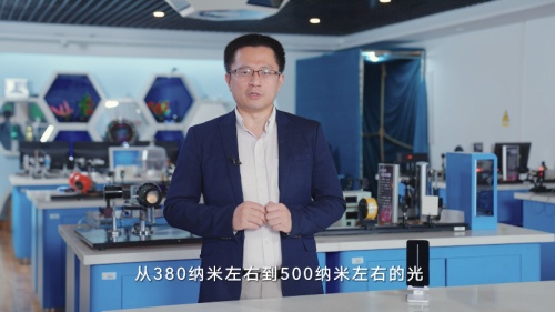 為什么晚上玩手機越玩越亢奮？中國科學(xué)年度人物陳征博士用實驗給你答案