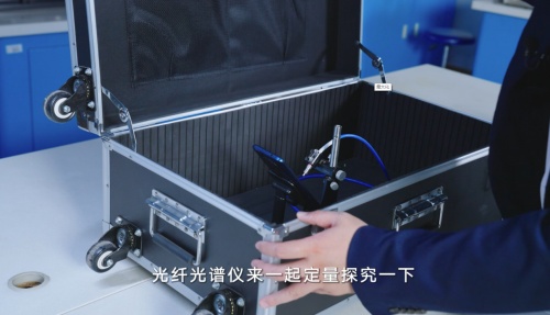為什么晚上玩手機越玩越亢奮？中國科學(xué)年度人物陳征博士用實驗給你答案
