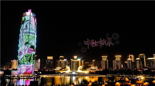 帥爆了！500架無人機(jī)表演在大玉米點(diǎn)亮鄭州，助力HUAWEI nova9系列發(fā)布