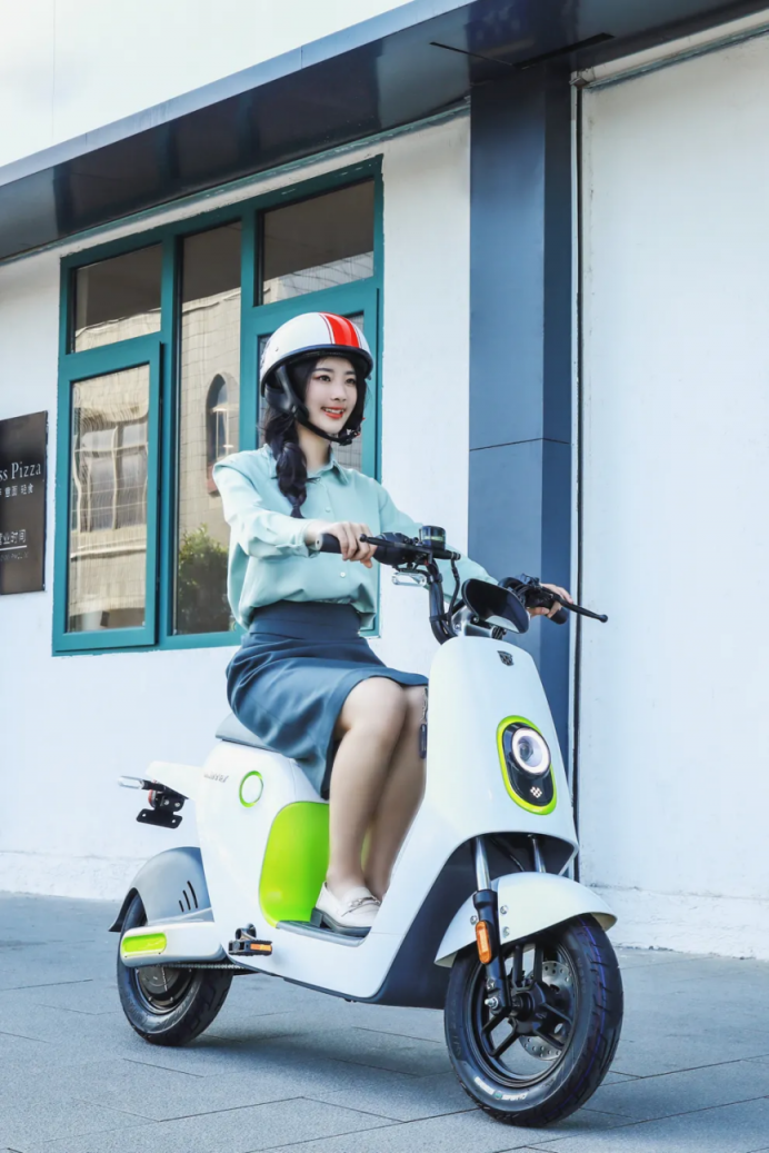 顏值高、跑得遠(yuǎn)，還智能！綠源液冷電動車出游適配度MAX！