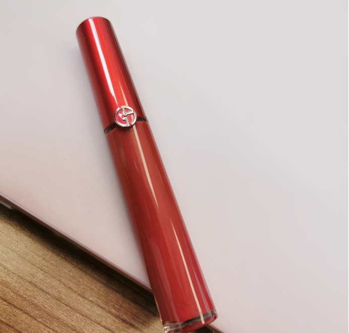唯品會(huì)大牌口紅比專柜優(yōu)惠不少，是不是正品？