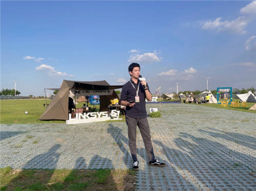 領(lǐng)勢5G WiFi 6隨身路由器攜手小鵬P5亮相海鷗島， 讓露營更輕松！