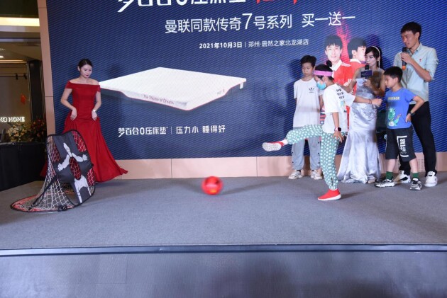 李瑋鋒、杜威傾情助陣，夢百合全民足球射門賽完美收官！