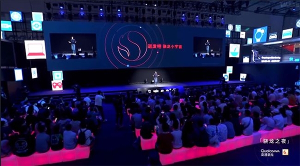 配件也做到極致：驍龍粉絲手機(jī)除了硬核配置，TWS耳機(jī)也是亮點(diǎn)