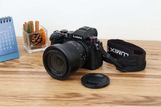 松下LUMIX S5掛機(jī)頭？當(dāng)然是LUMIX S 20-60mm