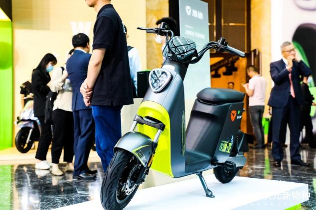 雅迪電動(dòng)車換電系列新品驚艷亮相：1換即走 無限續(xù)航