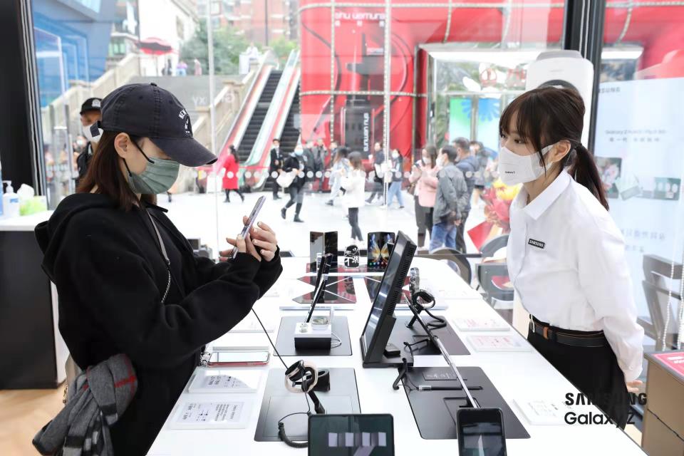 武漢迎來(lái)三星全新折疊屏手機(jī)快閃店 最潮酷折疊屏手機(jī)等你來(lái)體驗(yàn)
