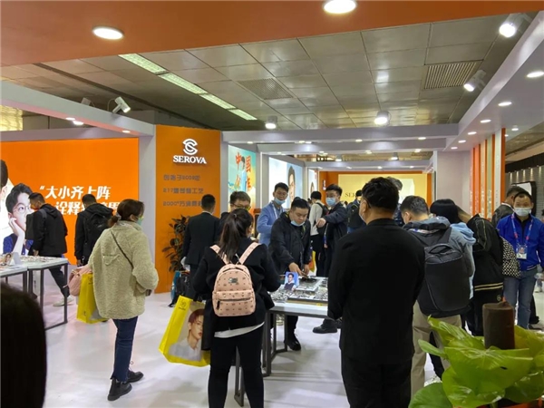 相伴金秋十月，北京眼鏡展施洛華締造專屬時尚盛宴
