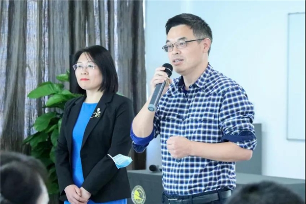 重磅！知名作家尹建莉寄語(yǔ)朝陽(yáng)凱文，成就最美教育