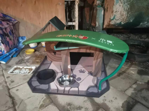 部落沖突聯(lián)合PETKIT小佩安置高校流浪貓屋，呼吁保護(hù)流浪動(dòng)物