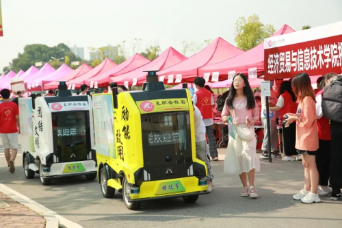 防疫又便捷！行深智能無人配送車“雙十一“點(diǎn)亮多個(gè)校園